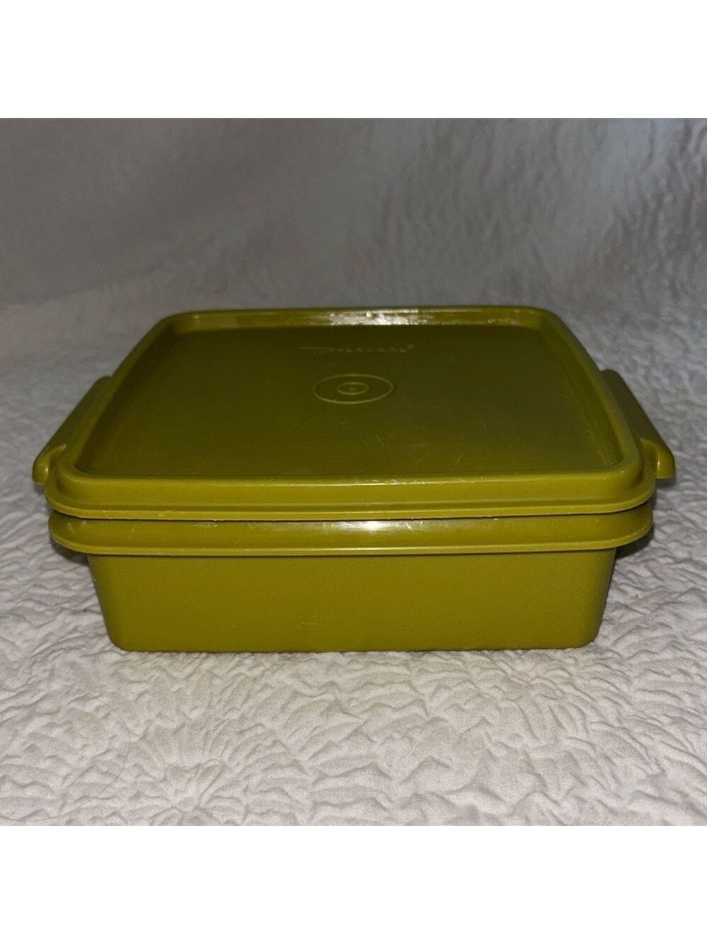 Tupperware Square Away Sandwich Keeper with Lid